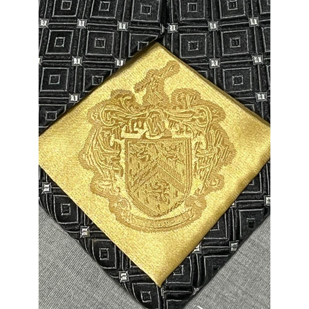 Donald J Trump Signature Collection Geometric Black/White Silk Tie - Picture 5 of 6